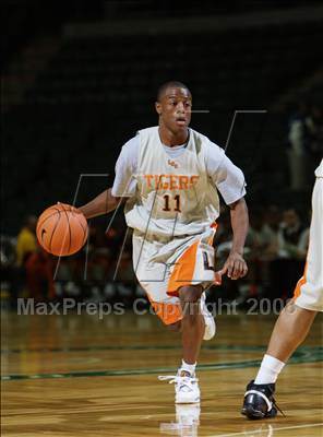 Thumbnail 1 in St. Raymond Boys vs Linden (Prime Time Shootout) photogallery.