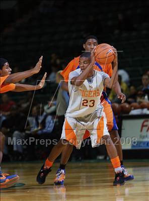Thumbnail 1 in St. Raymond Boys vs Linden (Prime Time Shootout) photogallery.