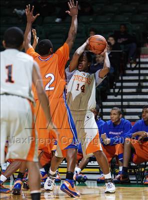 Thumbnail 3 in St. Raymond Boys vs Linden (Prime Time Shootout) photogallery.