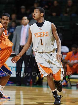 Thumbnail 2 in St. Raymond Boys vs Linden (Prime Time Shootout) photogallery.