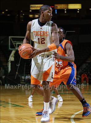 Thumbnail 2 in St. Raymond Boys vs Linden (Prime Time Shootout) photogallery.
