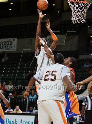 Thumbnail 3 in St. Raymond Boys vs Linden (Prime Time Shootout) photogallery.