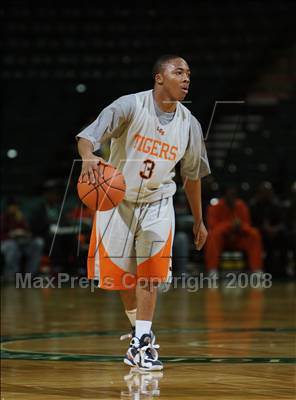 Thumbnail 2 in St. Raymond Boys vs Linden (Prime Time Shootout) photogallery.