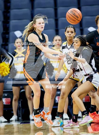 Thumbnail 2 in Marysville vs. Lathrop photogallery.