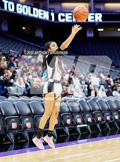 Thumbnail 3 in Marysville vs. Lathrop photogallery.