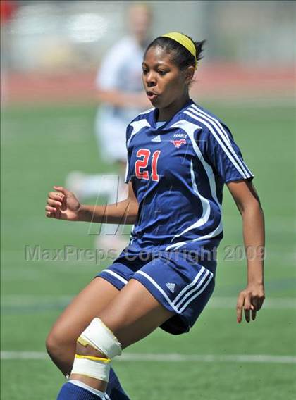 Thumbnail 1 in Wakeland vs Pearce (Class 4A, Region II semifinals) photogallery.