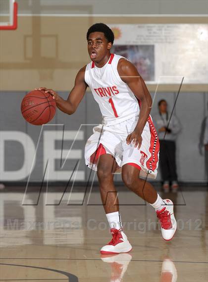 Thumbnail 1 in Loyola vs. Fort Bend Travis (MaxPreps Holiday Classic) photogallery.