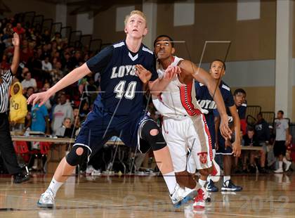 Thumbnail 2 in Loyola vs. Fort Bend Travis (MaxPreps Holiday Classic) photogallery.