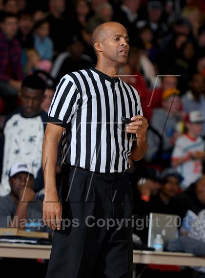 Thumbnail 3 in Loyola vs. Fort Bend Travis (MaxPreps Holiday Classic) photogallery.
