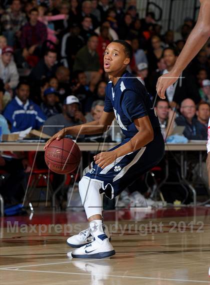 Thumbnail 1 in Loyola vs. Fort Bend Travis (MaxPreps Holiday Classic) photogallery.