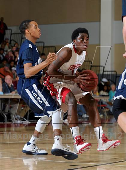 Thumbnail 1 in Loyola vs. Fort Bend Travis (MaxPreps Holiday Classic) photogallery.