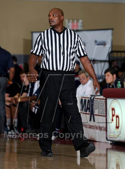 Thumbnail 1 in Loyola vs. Fort Bend Travis (MaxPreps Holiday Classic) photogallery.
