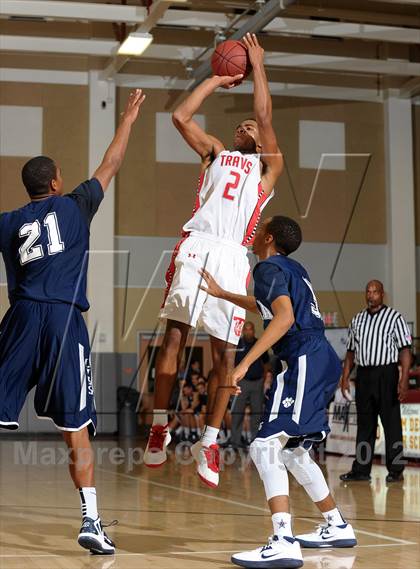 Thumbnail 1 in Loyola vs. Fort Bend Travis (MaxPreps Holiday Classic) photogallery.