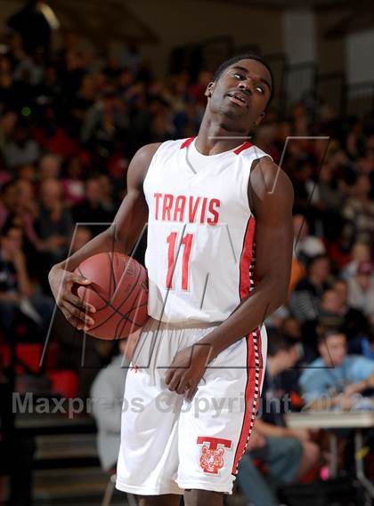 Thumbnail 1 in Loyola vs. Fort Bend Travis (MaxPreps Holiday Classic) photogallery.
