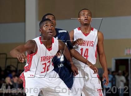Thumbnail 2 in Loyola vs. Fort Bend Travis (MaxPreps Holiday Classic) photogallery.