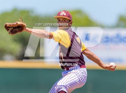 Thumbnail 3 in Harlandale @ King (UIL 5A Bi-district Playoffs) photogallery.
