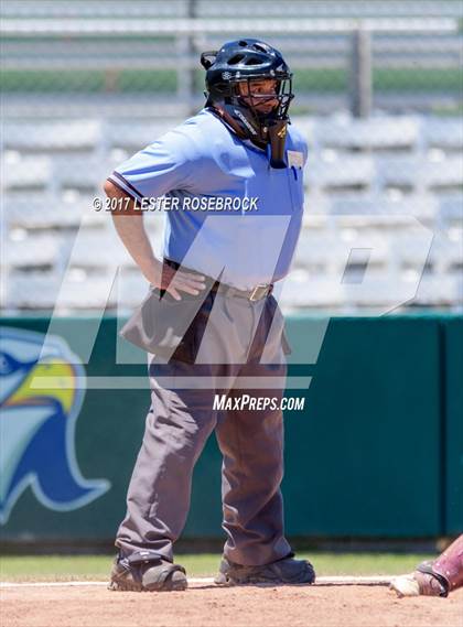 Thumbnail 2 in Harlandale @ King (UIL 5A Bi-district Playoffs) photogallery.