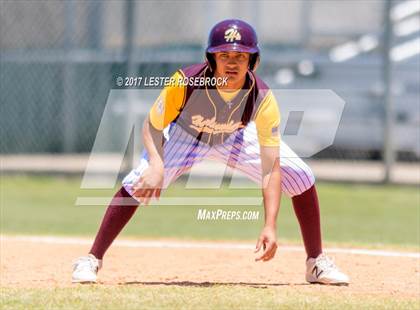 Thumbnail 1 in Harlandale @ King (UIL 5A Bi-district Playoffs) photogallery.
