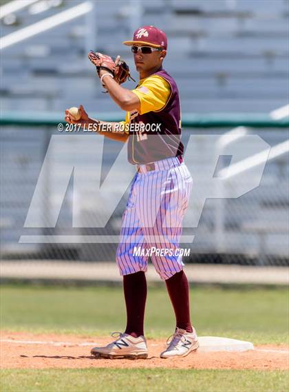 Thumbnail 3 in Harlandale @ King (UIL 5A Bi-district Playoffs) photogallery.