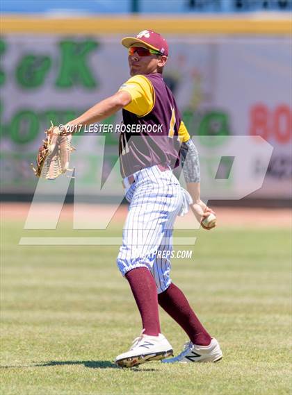 Thumbnail 1 in Harlandale @ King (UIL 5A Bi-district Playoffs) photogallery.