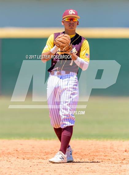 Thumbnail 1 in Harlandale @ King (UIL 5A Bi-district Playoffs) photogallery.