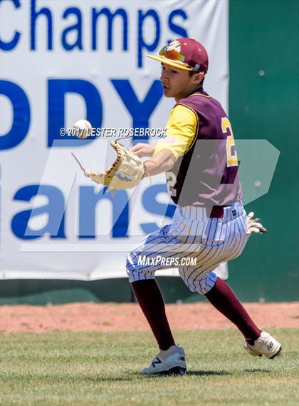 Thumbnail 2 in Harlandale @ King (UIL 5A Bi-district Playoffs) photogallery.