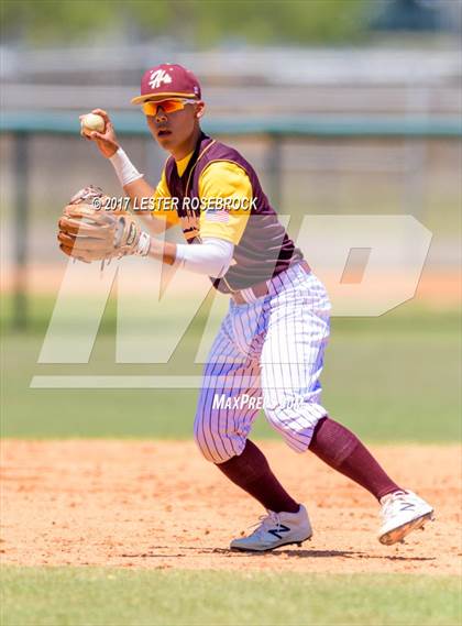 Thumbnail 1 in Harlandale @ King (UIL 5A Bi-district Playoffs) photogallery.