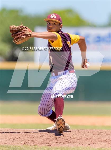 Thumbnail 1 in Harlandale @ King (UIL 5A Bi-district Playoffs) photogallery.