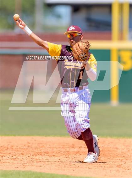 Thumbnail 1 in Harlandale @ King (UIL 5A Bi-district Playoffs) photogallery.