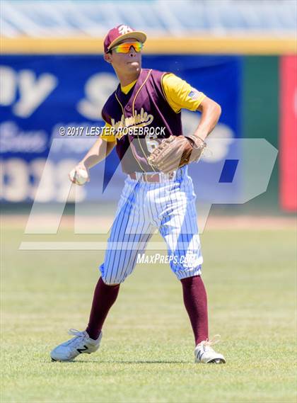 Thumbnail 1 in Harlandale @ King (UIL 5A Bi-district Playoffs) photogallery.