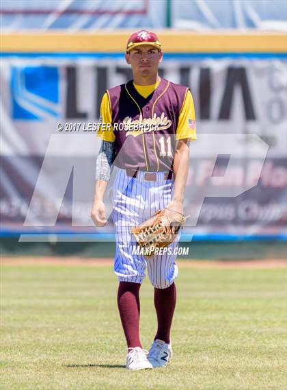 Thumbnail 3 in Harlandale @ King (UIL 5A Bi-district Playoffs) photogallery.
