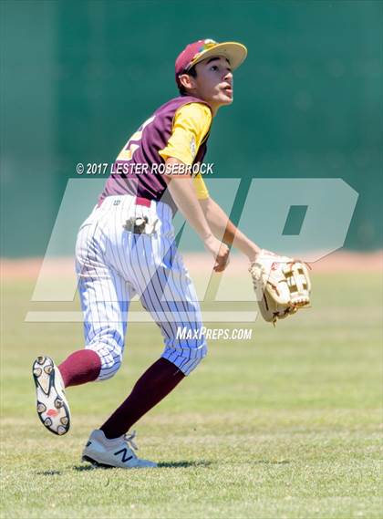 Thumbnail 3 in Harlandale @ King (UIL 5A Bi-district Playoffs) photogallery.