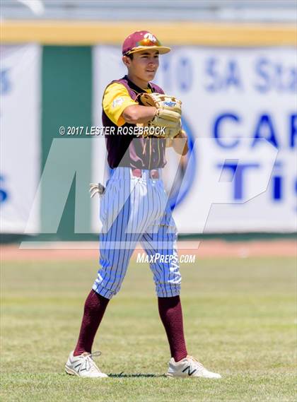 Thumbnail 1 in Harlandale @ King (UIL 5A Bi-district Playoffs) photogallery.