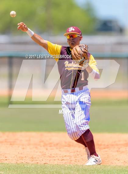Thumbnail 3 in Harlandale @ King (UIL 5A Bi-district Playoffs) photogallery.