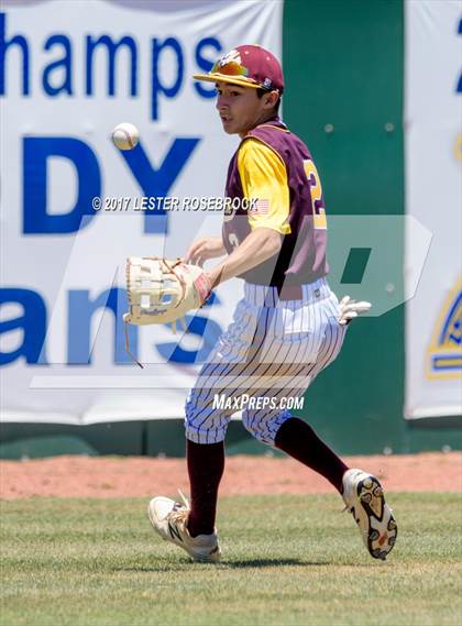 Thumbnail 1 in Harlandale @ King (UIL 5A Bi-district Playoffs) photogallery.