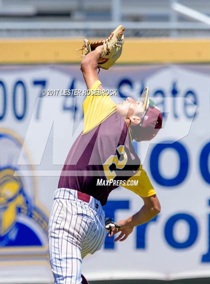 Thumbnail 2 in Harlandale @ King (UIL 5A Bi-district Playoffs) photogallery.