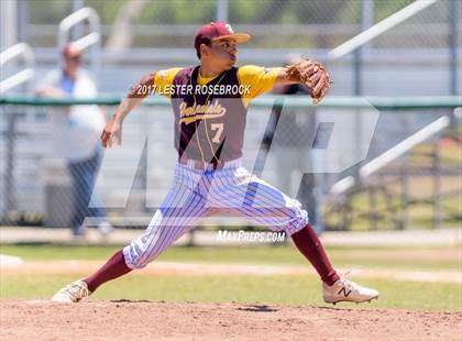 Thumbnail 1 in Harlandale @ King (UIL 5A Bi-district Playoffs) photogallery.