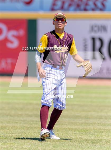 Thumbnail 2 in Harlandale @ King (UIL 5A Bi-district Playoffs) photogallery.