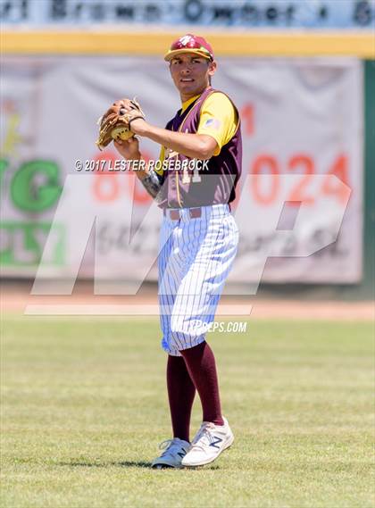 Thumbnail 3 in Harlandale @ King (UIL 5A Bi-district Playoffs) photogallery.