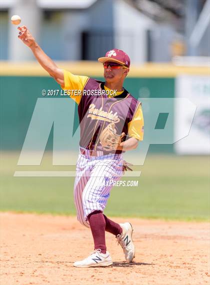 Thumbnail 1 in Harlandale @ King (UIL 5A Bi-district Playoffs) photogallery.