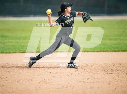Thumbnail 3 in Los Alamitos vs. Foothill photogallery.