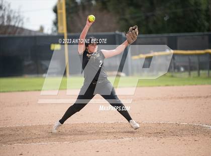 Thumbnail 3 in Los Alamitos vs. Foothill photogallery.