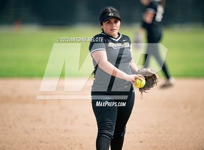 Thumbnail 3 in Los Alamitos vs. Foothill photogallery.