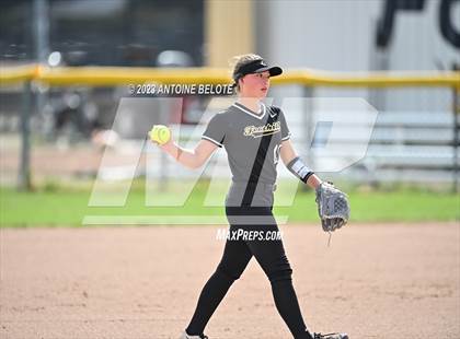 Thumbnail 1 in Los Alamitos vs. Foothill photogallery.