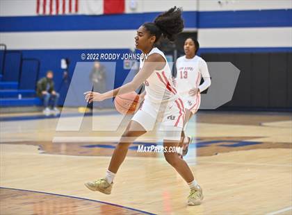 Thumbnail 3 in Cedar Park vs Hardin Jefferson (McDonald's Texas Invitational) photogallery.