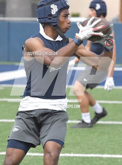 Thumbnail 1 in St. John Bosco vs. Centennial  (Brave 8 Invitational) photogallery.