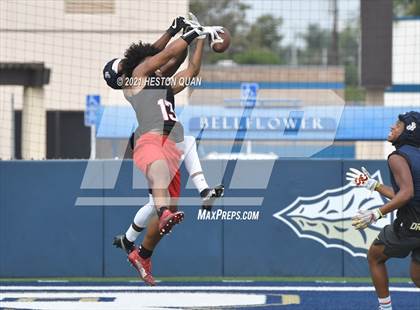 Thumbnail 3 in St. John Bosco vs. Centennial  (Brave 8 Invitational) photogallery.