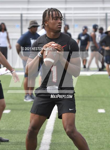Thumbnail 3 in St. John Bosco vs. Centennial  (Brave 8 Invitational) photogallery.