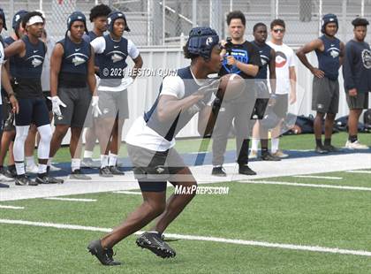 Thumbnail 2 in St. John Bosco vs. Centennial  (Brave 8 Invitational) photogallery.