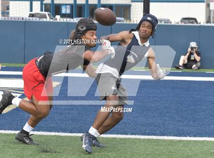 Thumbnail 3 in St. John Bosco vs. Centennial  (Brave 8 Invitational) photogallery.